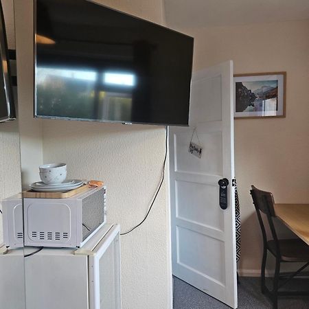 Double Bedroom Located Close To Manchester Airport Wythenshawe Zewnętrze zdjęcie