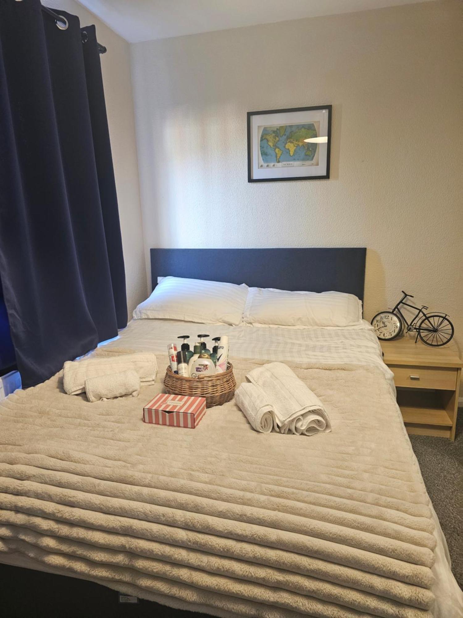 Double Bedroom Located Close To Manchester Airport Wythenshawe Zewnętrze zdjęcie