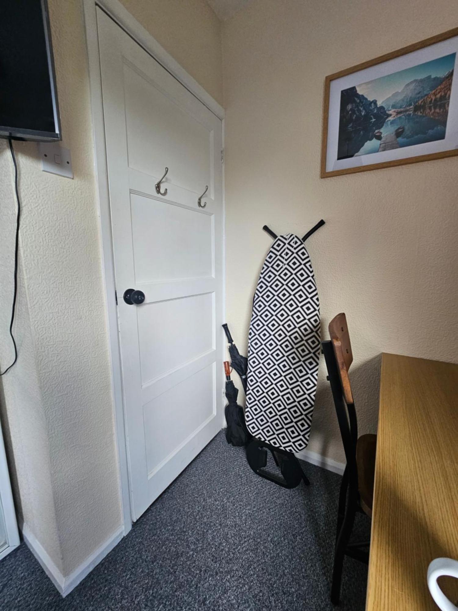 Double Bedroom Located Close To Manchester Airport Wythenshawe Zewnętrze zdjęcie